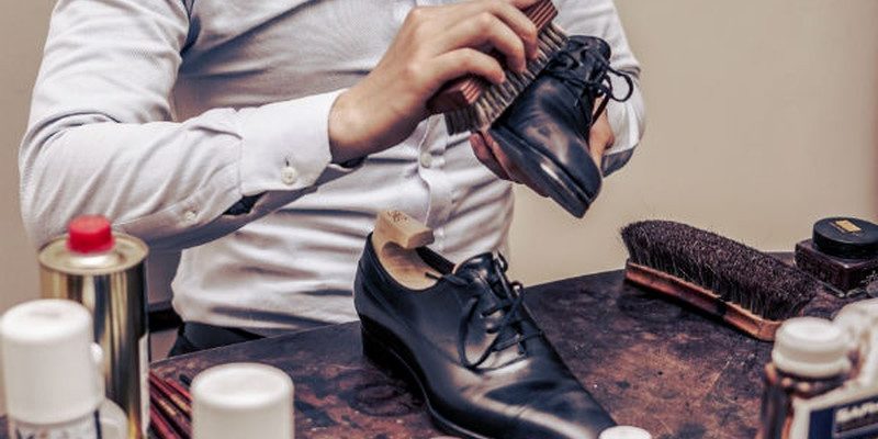Cách phục hồi da cho giày và cách đánh xi cho giày da bóng loáng ✅ Liên hệ Mạnh Tiến 098.555.1486 để nhận thông tin chi tiết thêm về ✅ Cách phục hồi da cho giày và cách đánh xi cho giày da bóng loáng mà bạn đang tìm kiếm ✅.