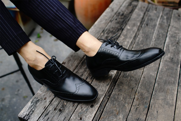 Việc lựa chọn một đôi giày da nam phù hợp sẽ giúp cho bạn tự tin ✅ Liên hệ Mạnh Tiến 098.555.1486 để nhận thông tin chi tiết thêm về ✅ Việc lựa chọn một đôi giày da nam phù hợp sẽ giúp cho bạn tự tin mà bạn đang tìm kiếm ✅.